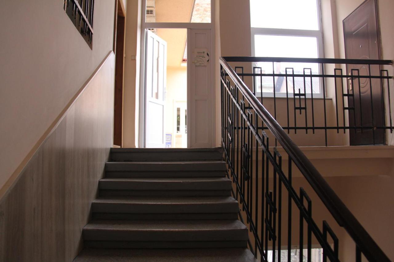 Apartments Domovik ,Kirilla I Mefodiya, 5 Mukacheve Exterior photo